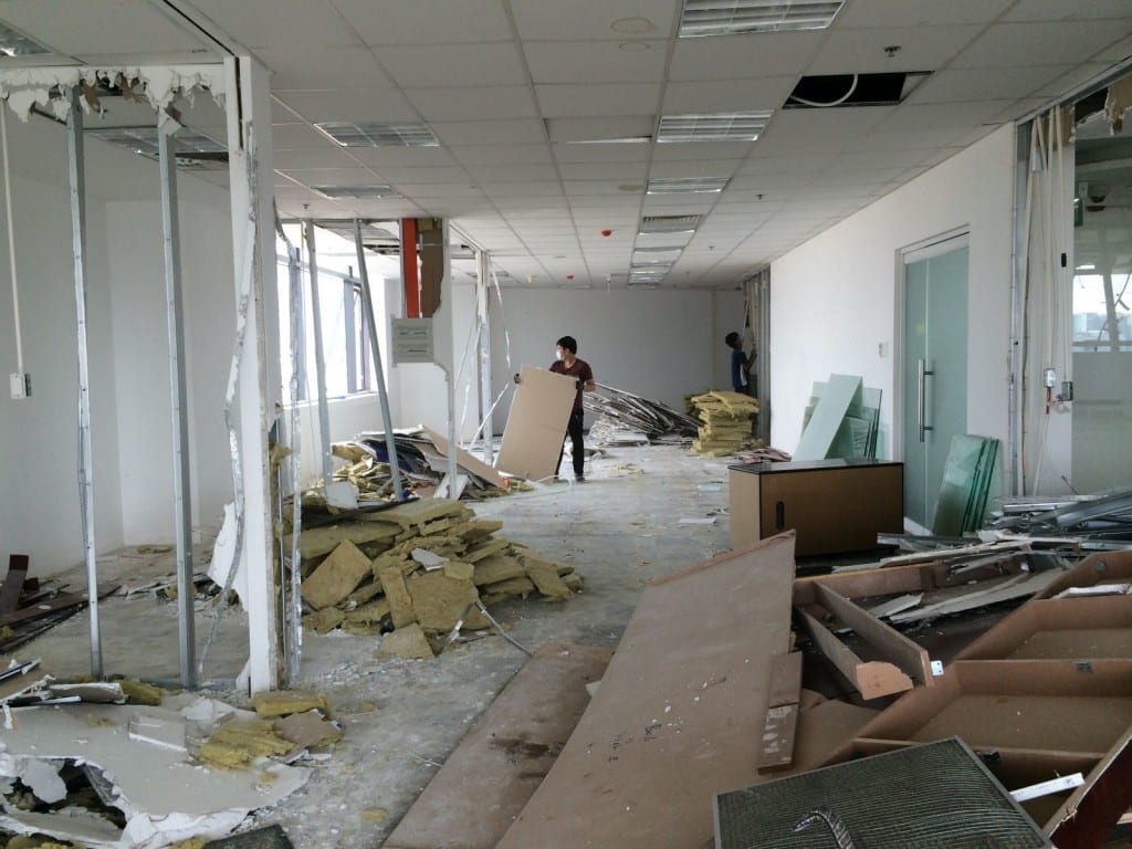 Tháo dỡ hoàn trả mặt bằng tại Quận 4